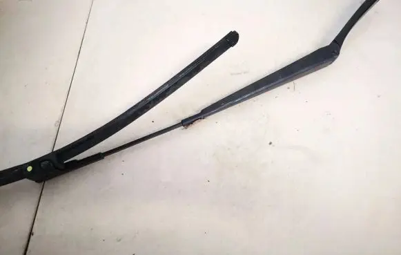 Volkswagen Golf V Front wiper blade arm 1k1955409