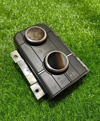 Land Rover Defender Climate control unit L8B213D734AD 23032101 402639100435