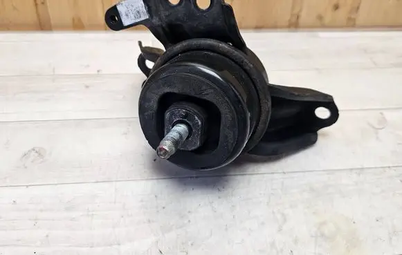 KIA Optima Engine mount bracket 