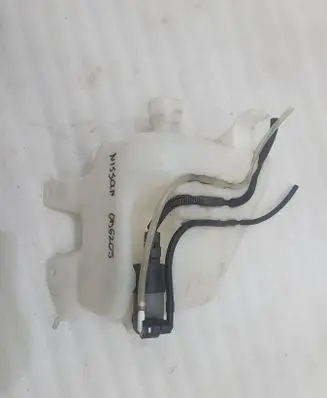 Nissan Almera N16 Windshield washer fluid reservoir/tank 