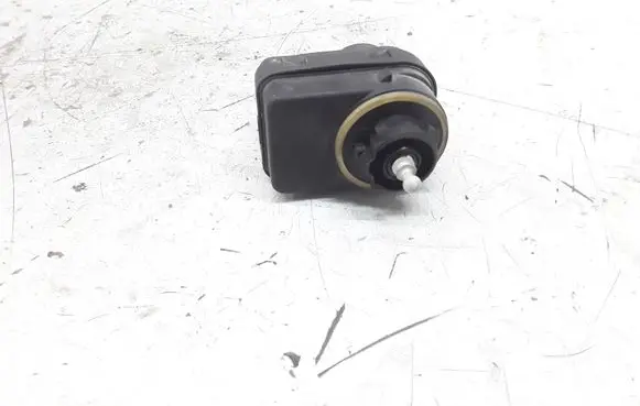 Land Rover Freelander Headlight level adjustment motor 