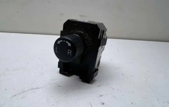 Nissan X-Trail T31 Wing mirror switch