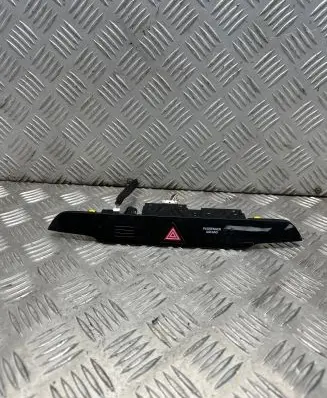 Hyundai Tucson TL Hazard light switch 93700D7800 3D136N1000
