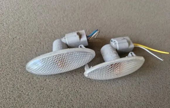 Toyota RAV 4 (XA30) Front fender indicator light
