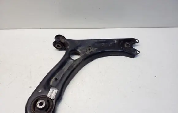 Volkswagen Jetta VI Front lower control arm/wishbone 5C0407152D