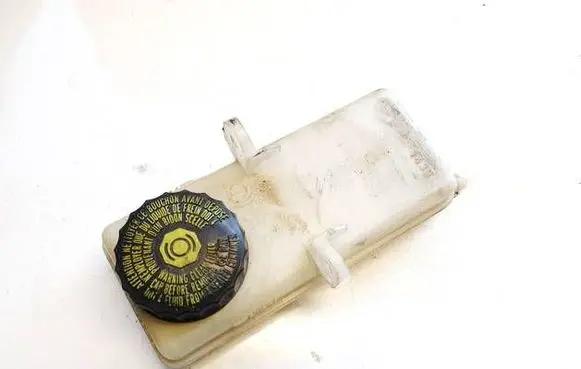 Peugeot 307 Brake fluid reservoir 0204224574