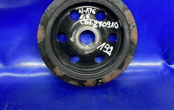 Mercedes-Benz A W176 Crankshaft pulley A2700520300