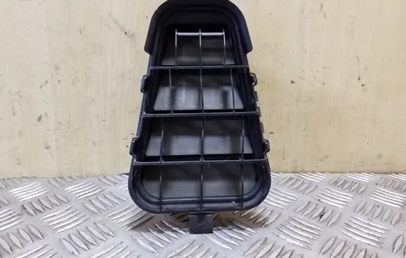 Audi A6 C7 Quarter panel pressure vent 4G5819161