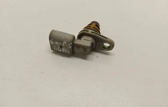 Volkswagen Golf V Camshaft position sensor 030907601D