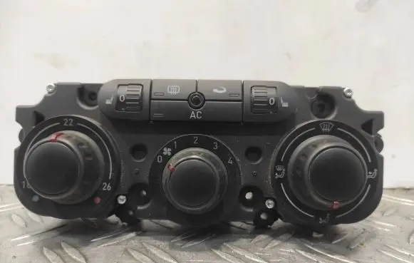 Seat Altea Climate control unit 5P0820047L 5HB00884801