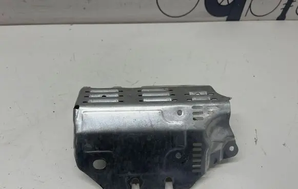 Opel Mokka B Heat shield in engine bay 9848636980