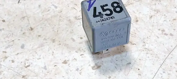 Volkswagen Golf V Other relay 1K0906381 PA66GF25