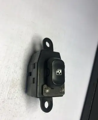 Hyundai Lantra II Electric window control switch 9358029000 9358029500 9358029100