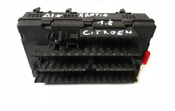 Citroen Xantia Fuse box set 9568200280