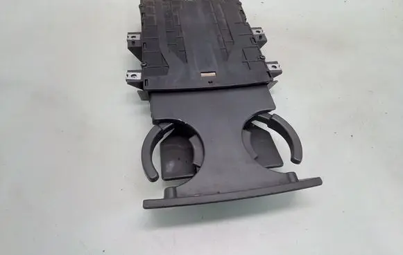 Cup holder front