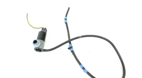 Volkswagen Polo V 6R Windscreen/windshield washer pump 1019873 140912A