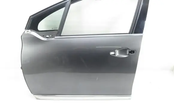 Peugeot 2008 I Front door 