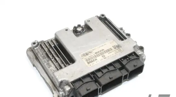 Ford Focus Engine control unit/module 8M5112A650XA 0281015242