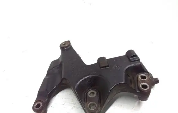 Nissan Qashqai Engine mounting bracket 112319818R