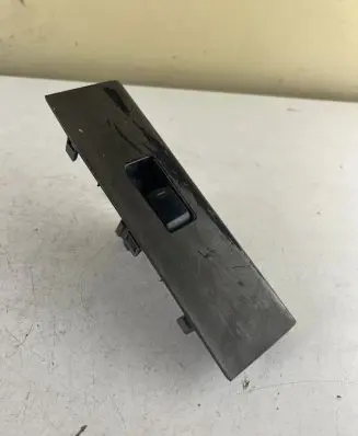 Nissan Navara D40 Electric window control switch 80961EB670