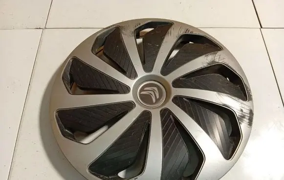 Citroen C4 I Picasso R16 wheel hub/cap/trim 