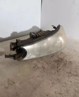 Ford Mondeo MK II Headlight/headlamp 8Z0614908