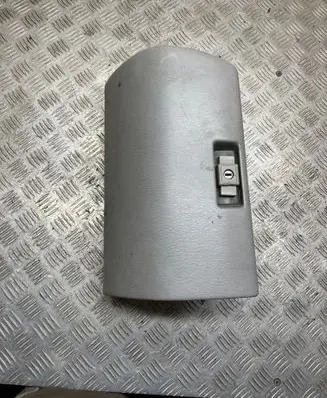 Mitsubishi Pajero Sport I Glove box