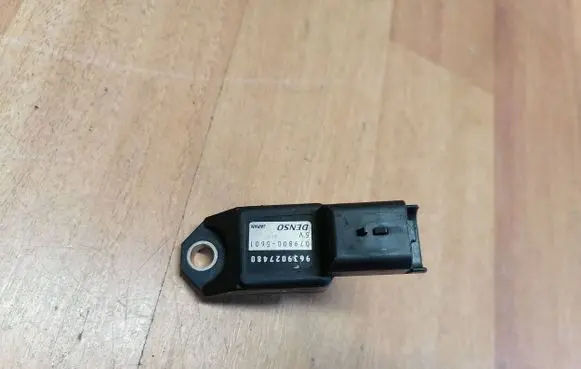 Peugeot 407 Air pressure sensor 9639027480 0798005601