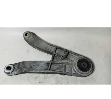 Volvo V70 Engine mounting bracket 3524347 G6587
