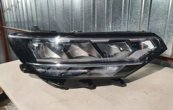 Volkswagen PASSAT B8 Headlight/headlamp