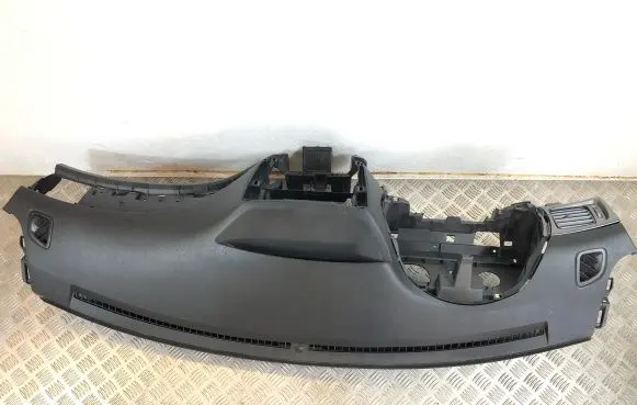 Subaru Impreza III Dashboard 66100FG000 99100E9080 WJD3K029604
