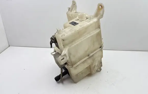 Lexus RX 330 - 350 - 400H Windshield washer fluid reservoir/tank HLC33068 010087