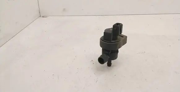 BMW 7 E38 Vacuum valve 1433602