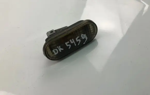 Volkswagen Polo III 6N 6N2 6NF Front fender indicator light 3A0949117B