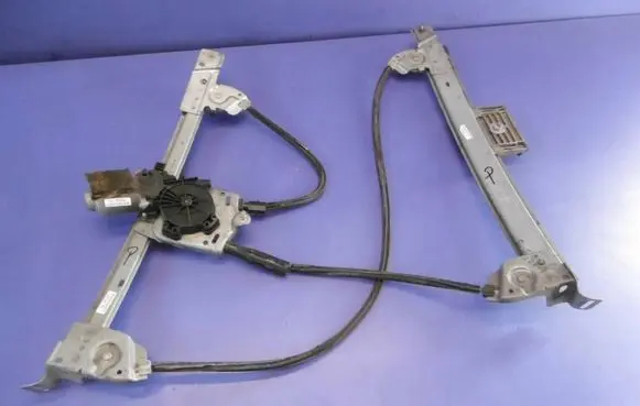 Opel Tigra B Front door window regulator with motor 93163589