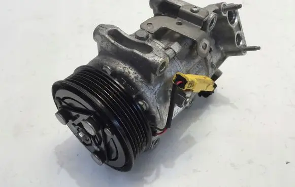Citroen C4 III e-C4 Air conditioning (A/C) compressor (pump) 9833718880