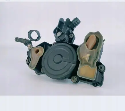Volkswagen Golf V Oil breather separator 06K103495P