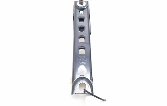 Opel Insignia A Seat belt height adjuster 