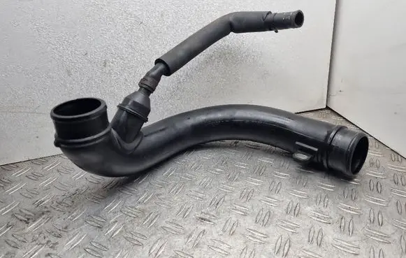 Mazda CX-7 Intercooler hose/pipe R2AX13231 K3804