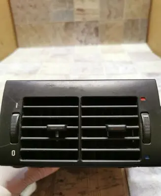 BMW 5 E39 Dash center air vent grill 8376150
