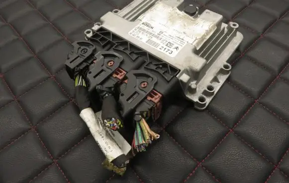 Peugeot 308 SW Engine control unit/module 0261201863 9663193780 9666235880