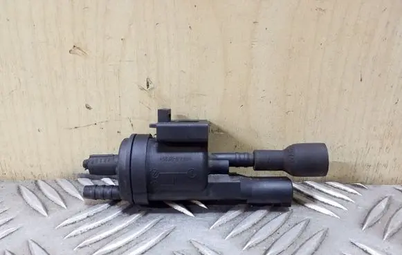 Mercedes-Benz E W212 Valve vacuum 0025401497