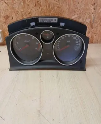 Opel Zafira B Speedometer (instrument cluster) 13216684 SW4405