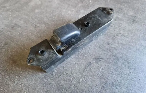 Mitsubishi Pajero Sport I Electric window control switch MR194820