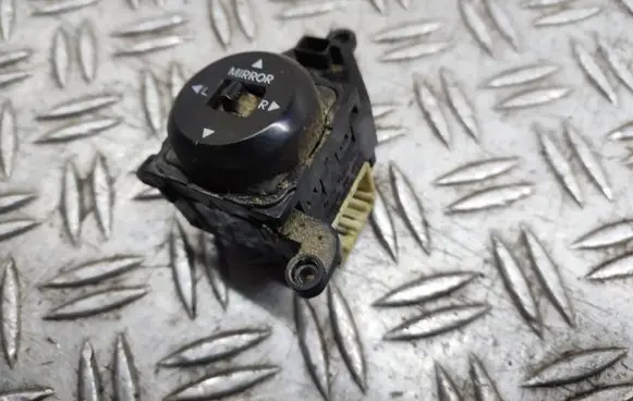 Hyundai i30 Wing mirror switch 