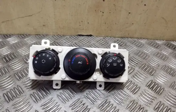 Nissan NV400 Climate control unit 275100013R 5L7740000
