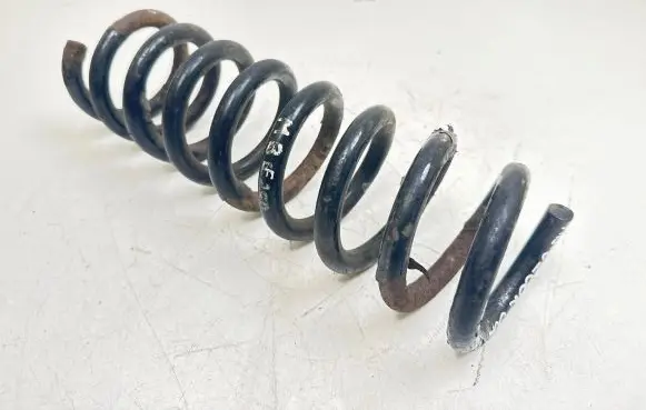 Mercedes-Benz E W210 Rear coil spring