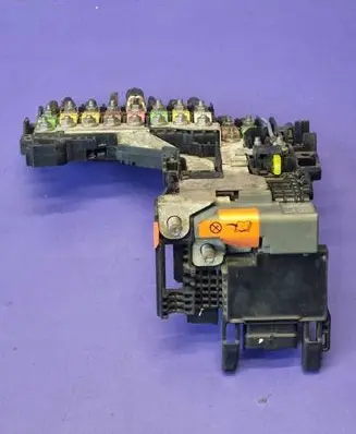 Peugeot 508 Voltage converter/converter module 9805119780