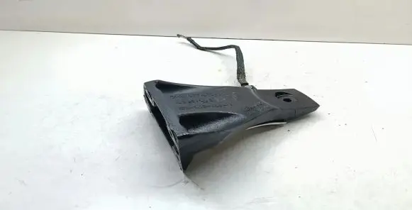 BMW 5 E60 E61 Engine mounting bracket 6771072