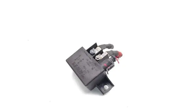 Mercedes-Benz CLS C219 Charging relay A0025426419 0332002167